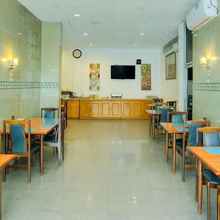 Townhouse Oak Palembang Near Jembatan Ampera Formerly Azzura Hotel Eksteriør billede