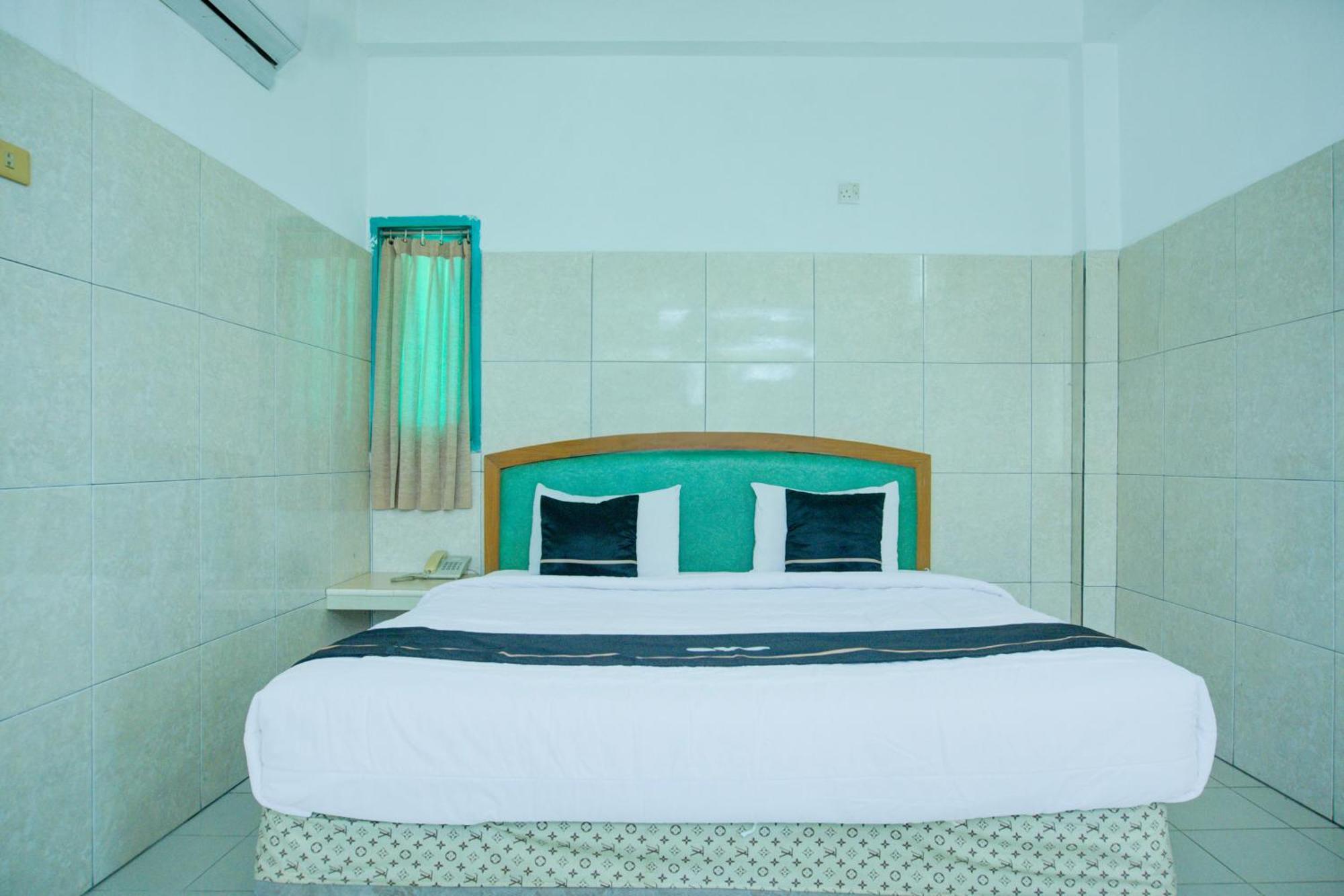 Townhouse Oak Palembang Near Jembatan Ampera Formerly Azzura Hotel Eksteriør billede