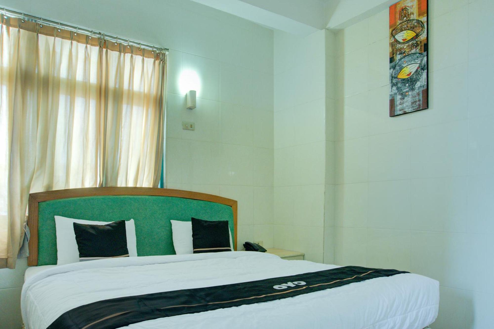 Townhouse Oak Palembang Near Jembatan Ampera Formerly Azzura Hotel Eksteriør billede
