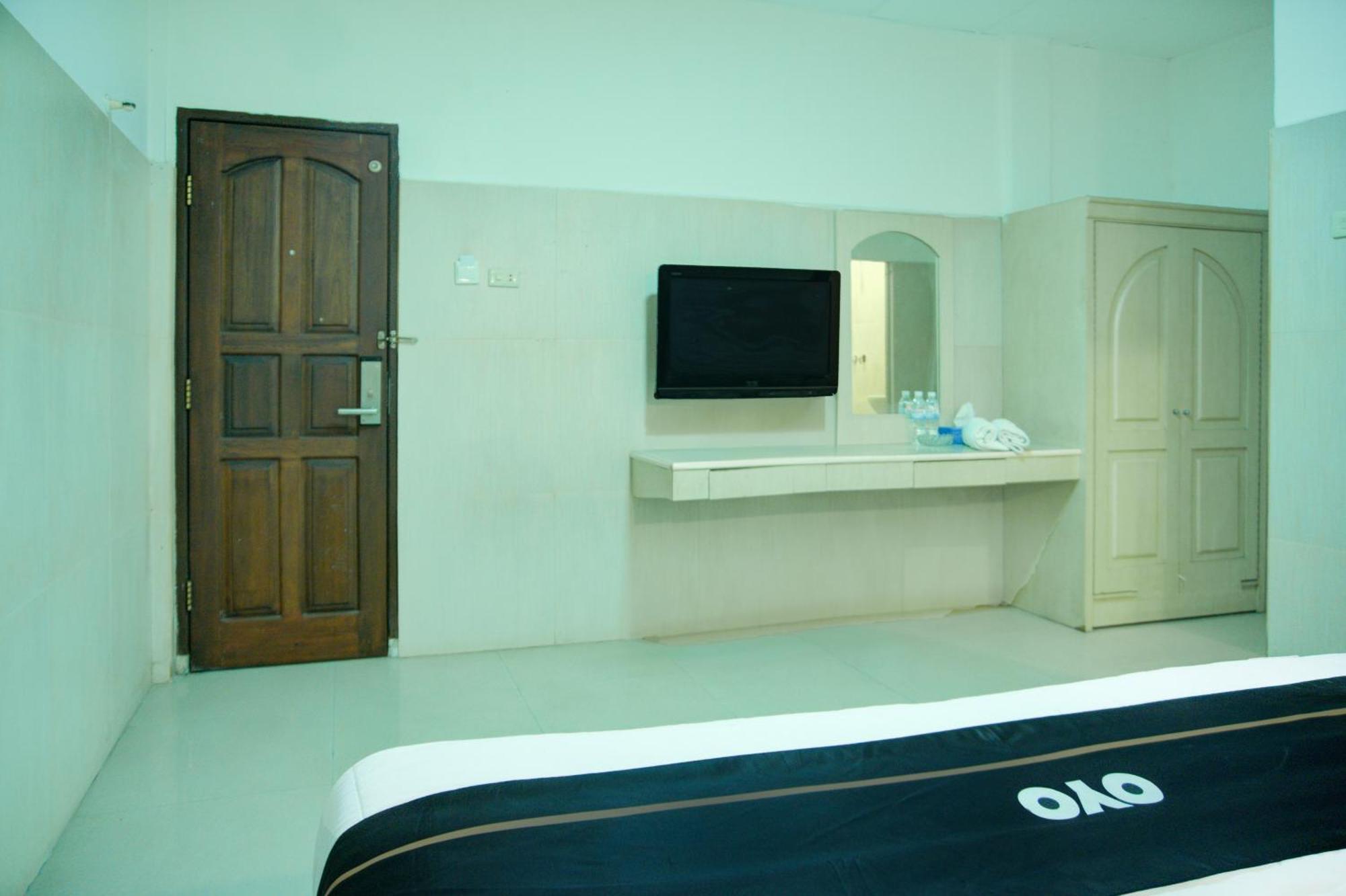 Townhouse Oak Palembang Near Jembatan Ampera Formerly Azzura Hotel Eksteriør billede